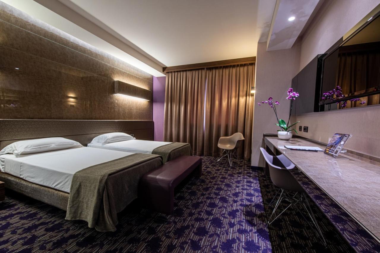 Viola Mhotel Грумелло-дель-Монте Экстерьер фото